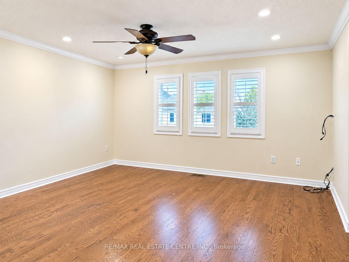 Photo 15 of 1302 Renfield Drive, Burlington, Tansley — HOMEH