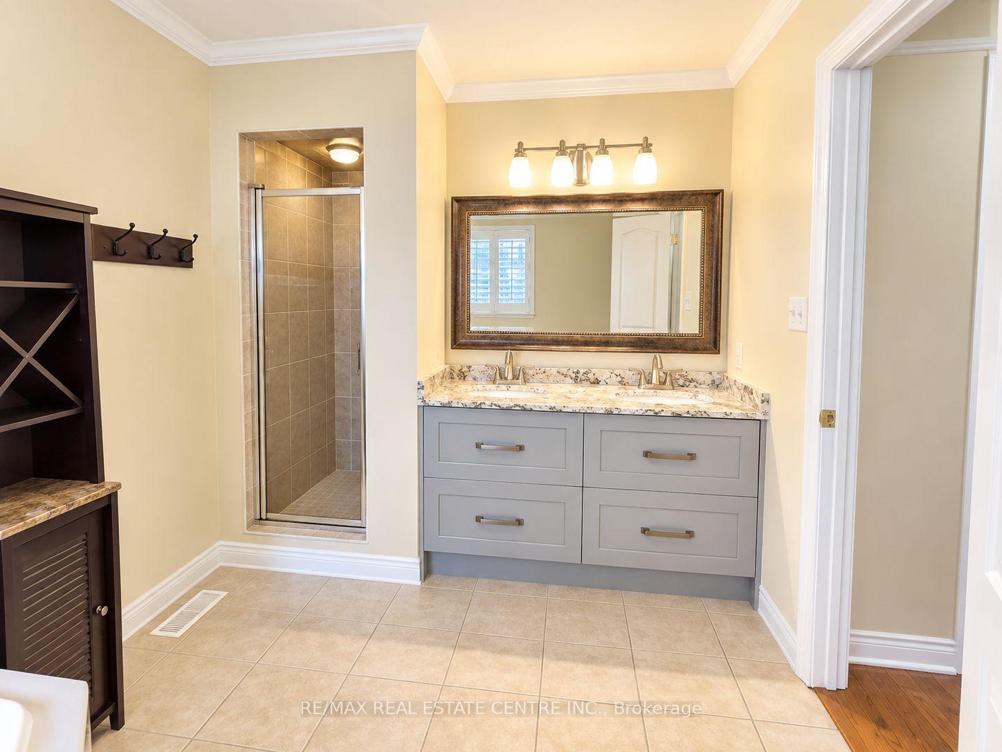 Photo 17 of 1302 Renfield Drive, Burlington, Tansley — HOMEH