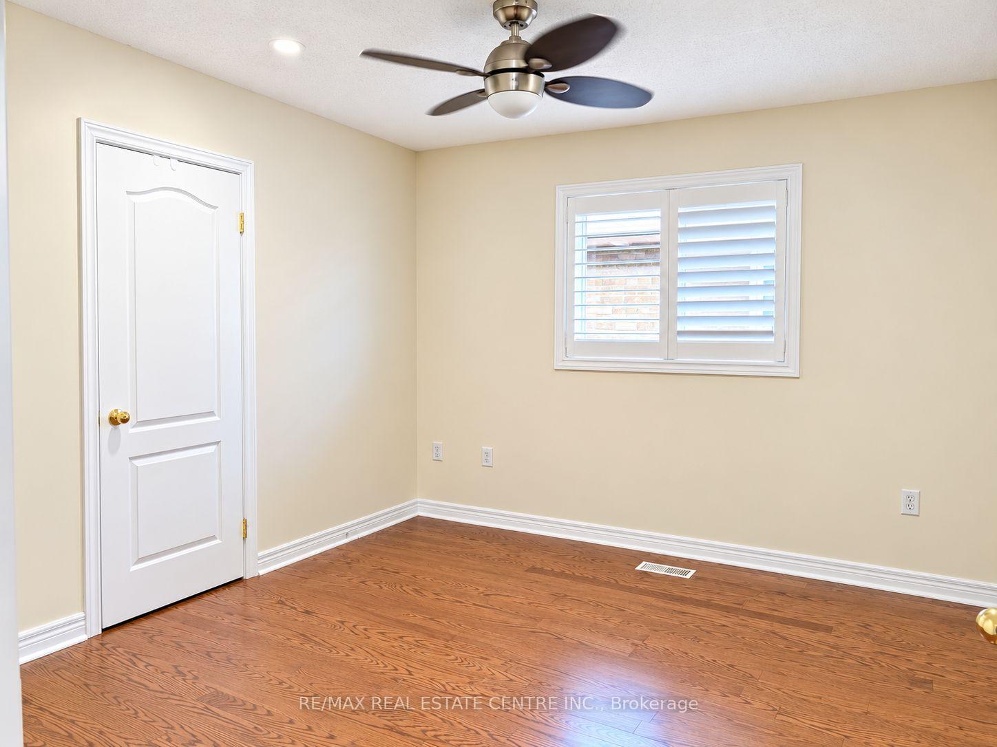 Photo 20 of 1302 Renfield Drive, Burlington, Tansley — HOMEH