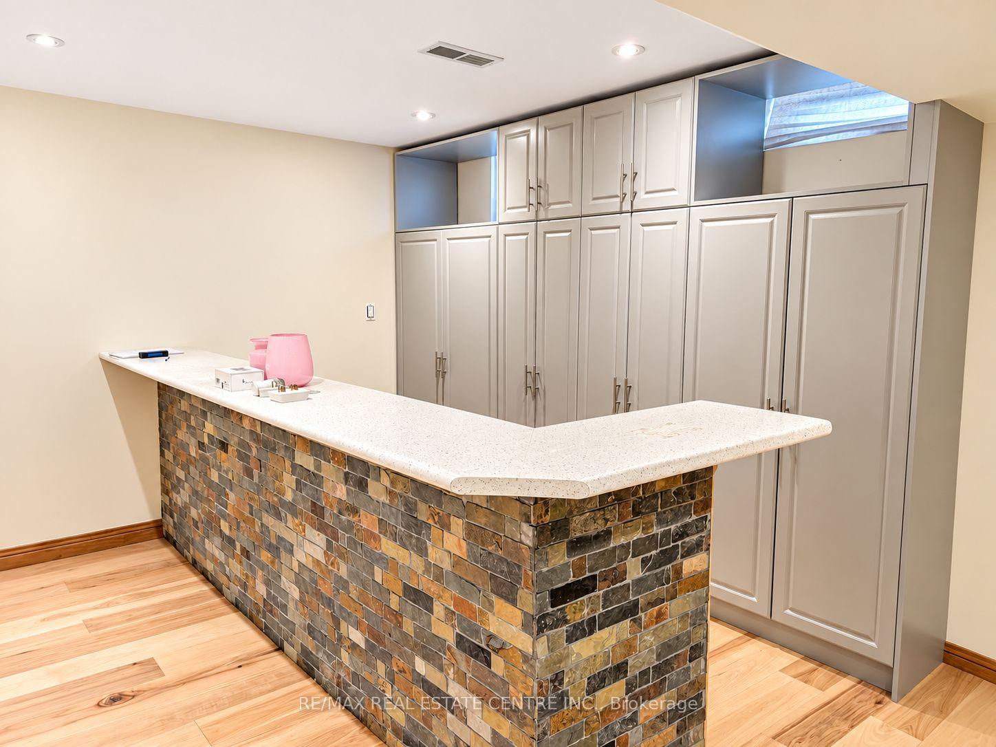 Photo 27 of 1302 Renfield Drive, Burlington, Tansley — HOMEH