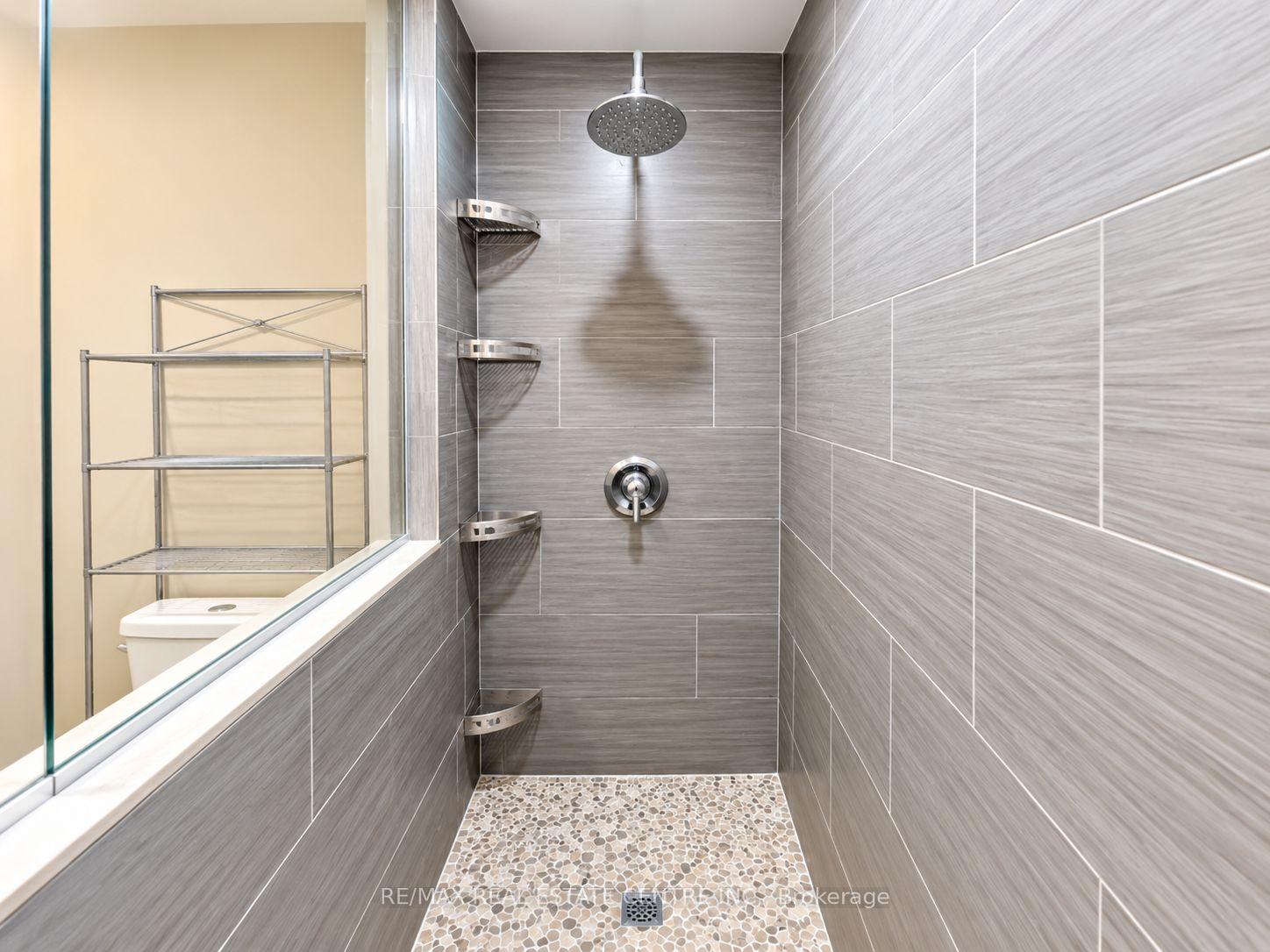 Photo 32 of 1302 Renfield Drive, Burlington, Tansley — HOMEH