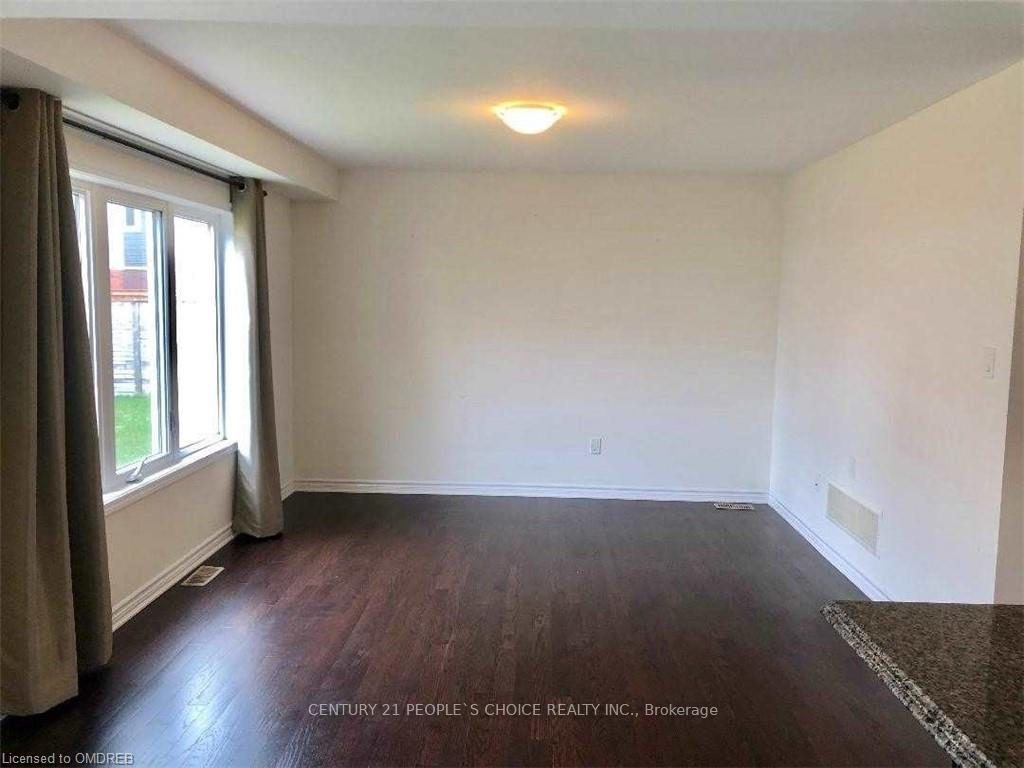 Photo 8 of 905 Orr Court, Kitchener, Rosenburg — HOMEH