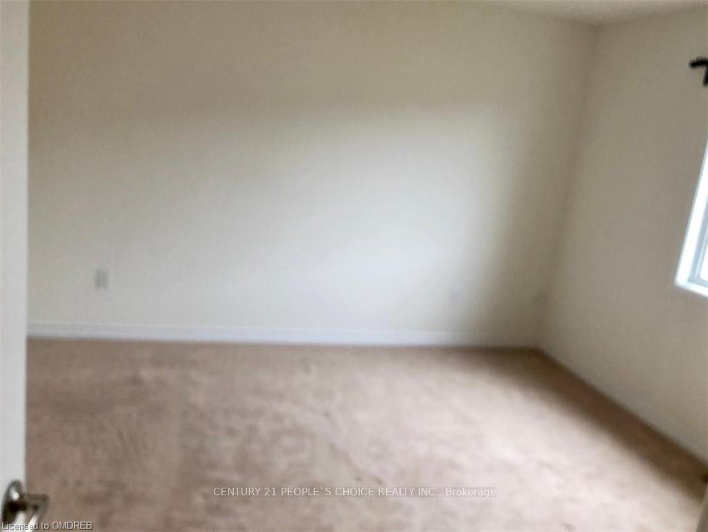 Photo 11 of 905 Orr Court, Kitchener, Rosenburg — HOMEH