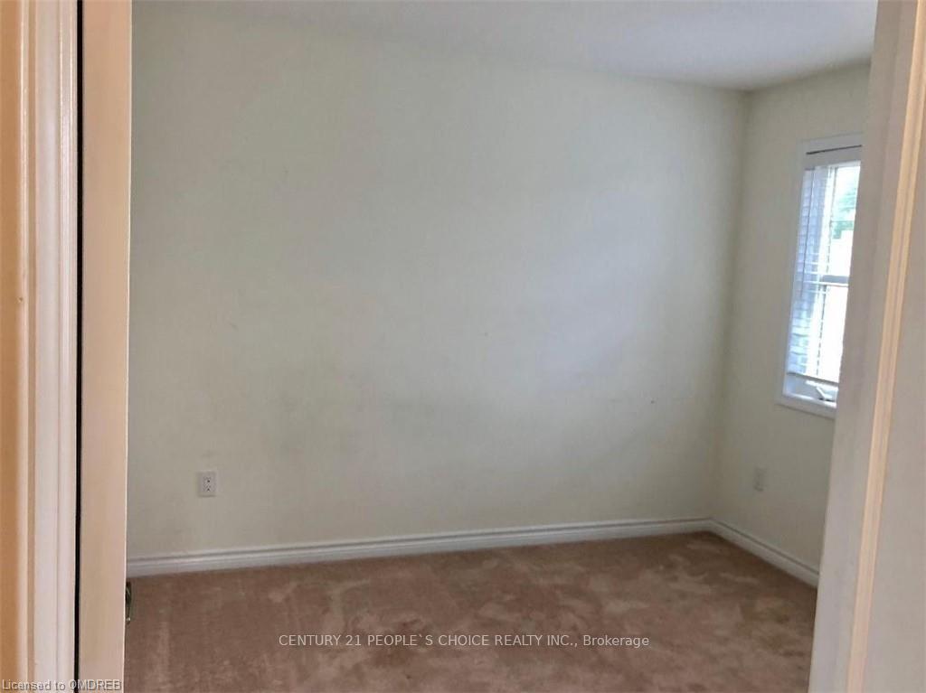 Photo 15 of 905 Orr Court, Kitchener, Rosenburg — HOMEH
