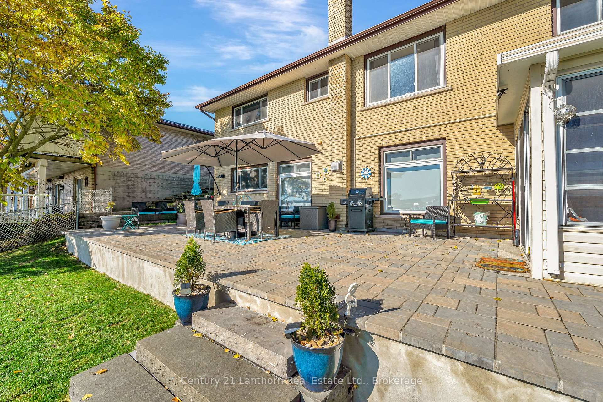 Photo 3 of 212 Main Street, Deseronto, Deseronto (Town) — HOMEH
