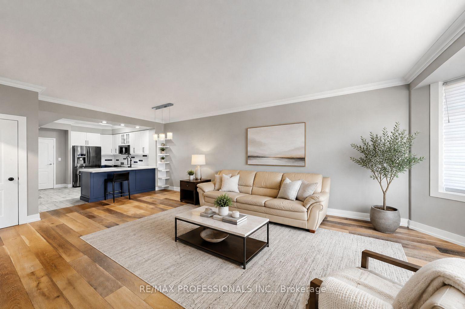 Front of Unit 206, 3531 Lake Shore Boulevard W