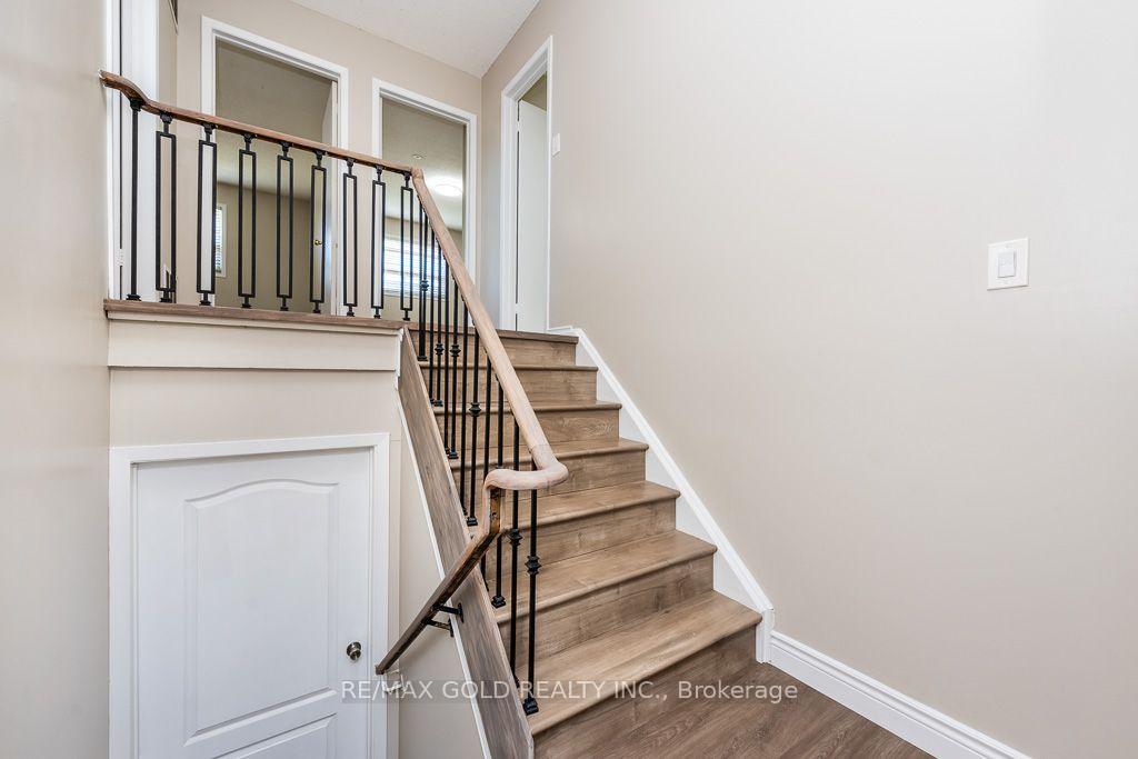 Photo 13 of 7283 Sigsbee Drive, Mississauga, Malton — HOMEH