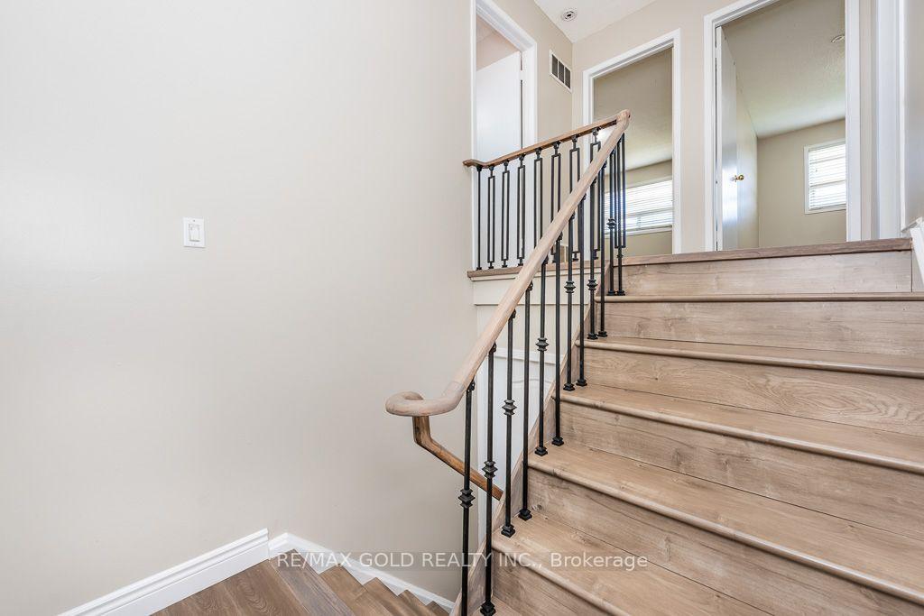 Photo 14 of 7283 Sigsbee Drive, Mississauga, Malton — HOMEH