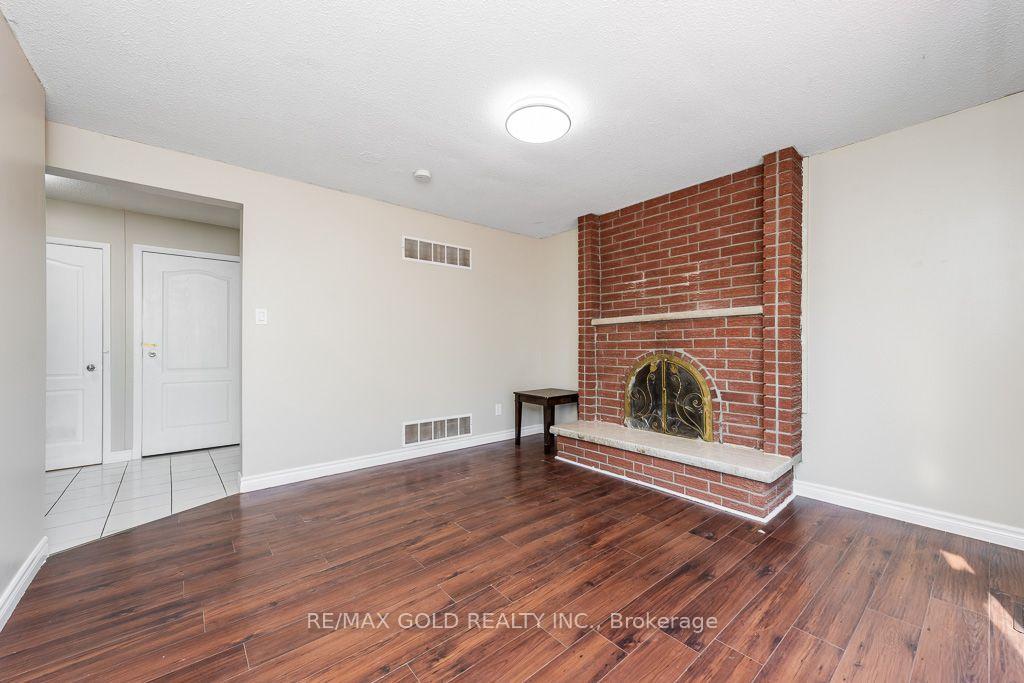 Photo 35 of 7283 Sigsbee Drive, Mississauga, Malton — HOMEH