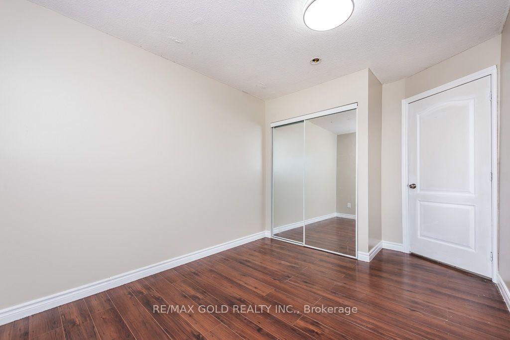 Photo 36 of 7283 Sigsbee Drive, Mississauga, Malton — HOMEH