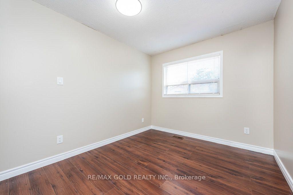 Photo 37 of 7283 Sigsbee Drive, Mississauga, Malton — HOMEH