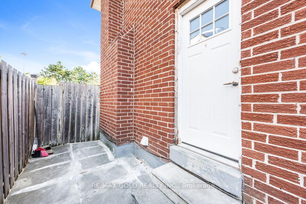 Photo 39 of 7283 Sigsbee Drive, Mississauga, Malton — HOMEH