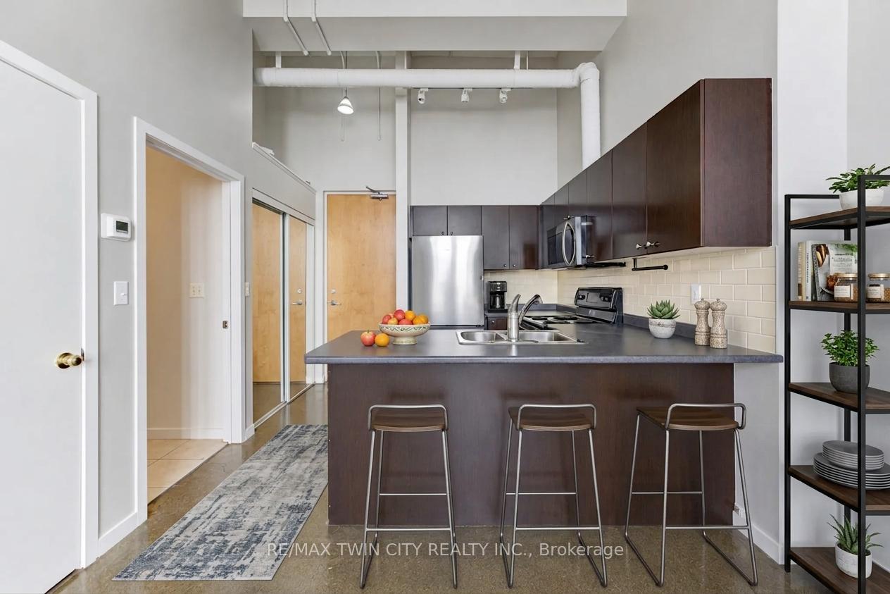 Photo of Unit 405, 404 King Street W