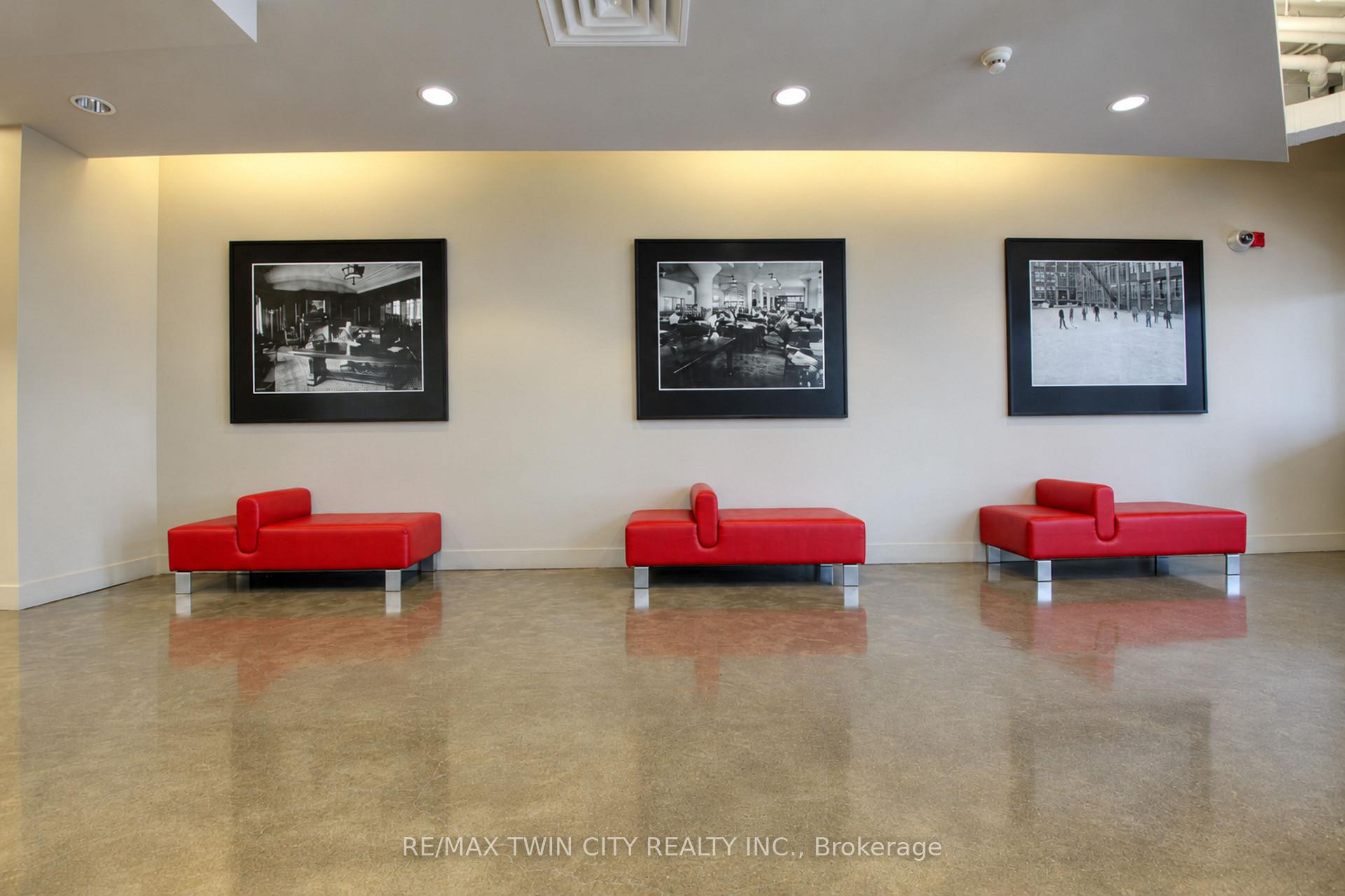 Photo 5 of Unit 405, 404 King Street W, Kitchener, City Commercial Core — HOMEH