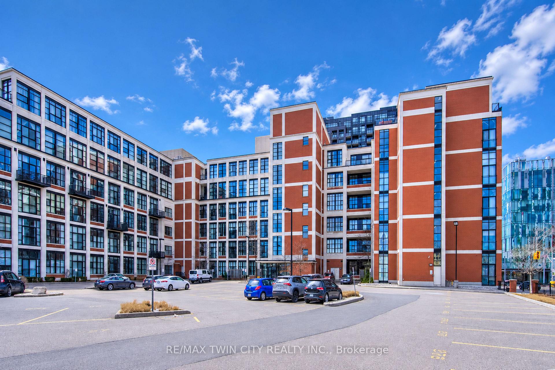 Photo 6 of Unit 405, 404 King Street W, Kitchener, City Commercial Core — HOMEH