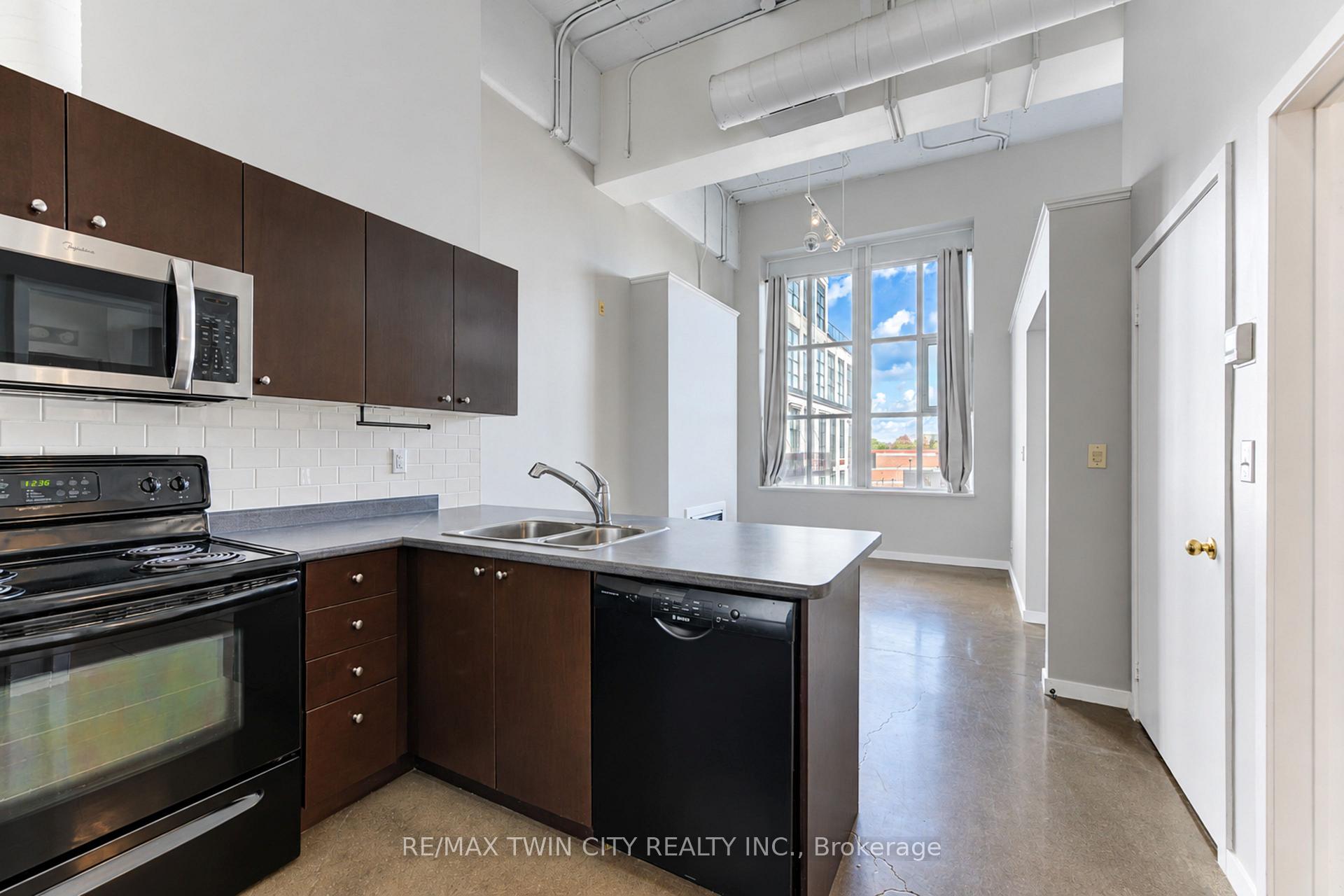 Photo 9 of Unit 405, 404 King Street W, Kitchener, City Commercial Core — HOMEH