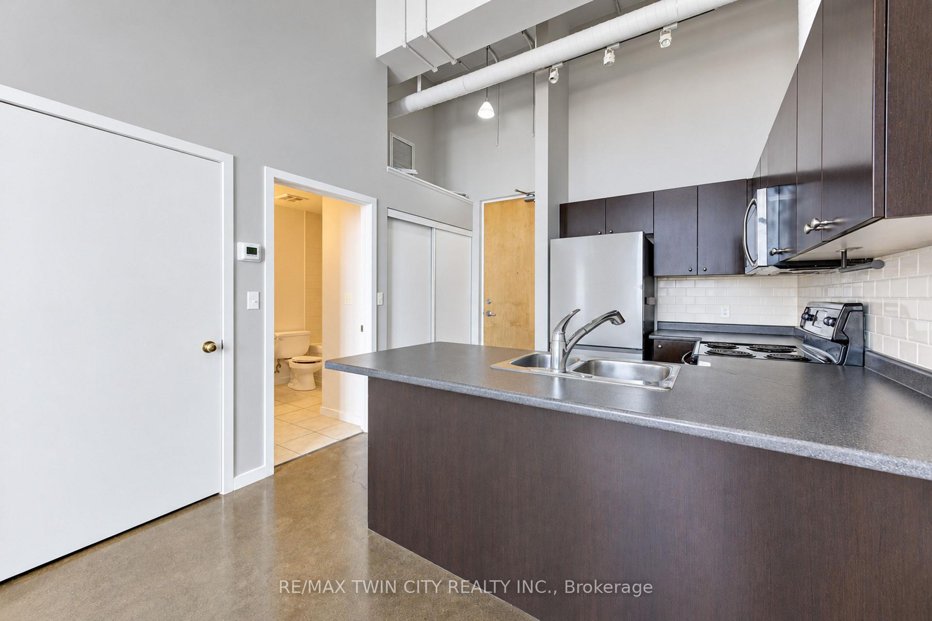 Photo 11 of Unit 405, 404 King Street W, Kitchener, City Commercial Core — HOMEH