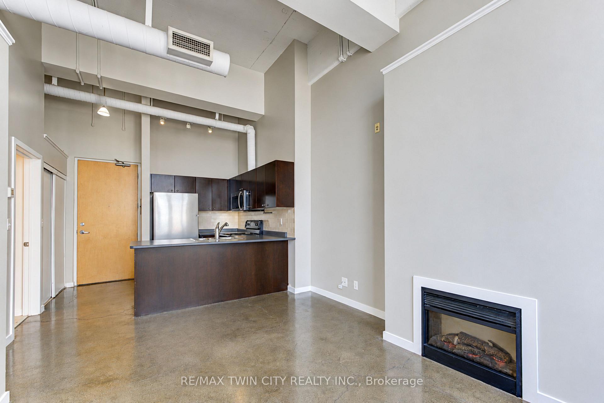 Photo 12 of Unit 405, 404 King Street W, Kitchener, City Commercial Core — HOMEH