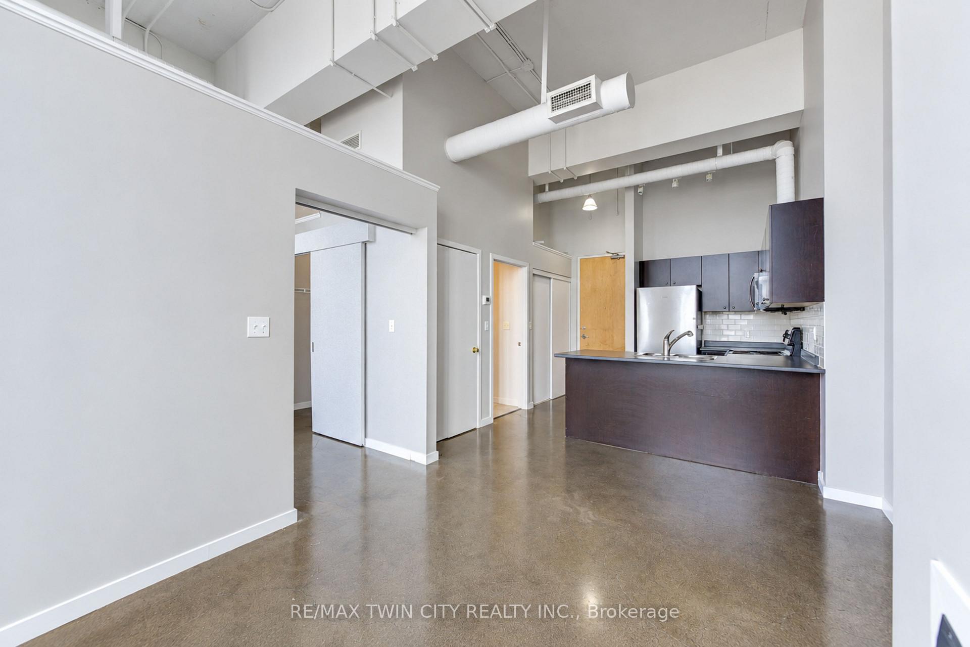Photo 13 of Unit 405, 404 King Street W, Kitchener, City Commercial Core — HOMEH