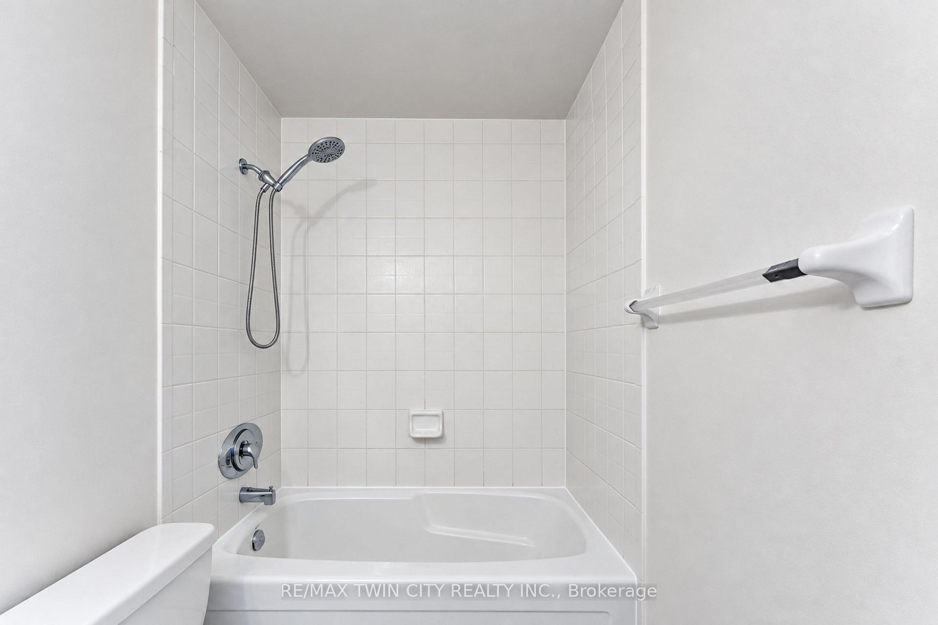 Photo 15 of Unit 405, 404 King Street W, Kitchener, City Commercial Core — HOMEH