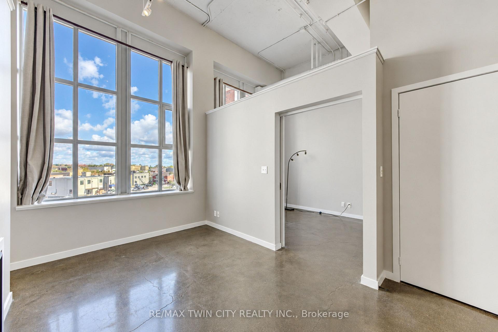 Photo 17 of Unit 405, 404 King Street W, Kitchener, City Commercial Core — HOMEH