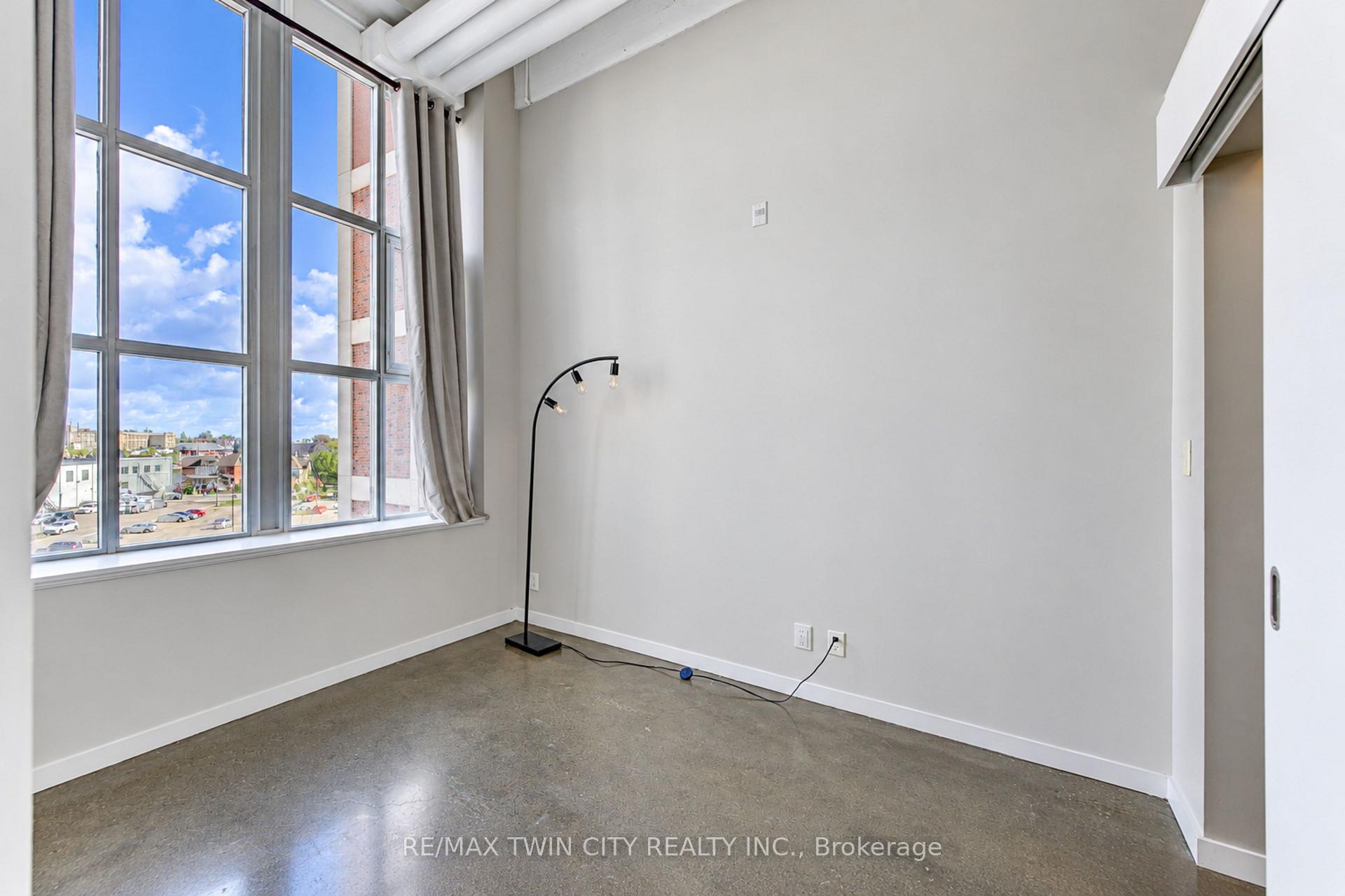 Photo 20 of Unit 405, 404 King Street W, Kitchener, City Commercial Core — HOMEH