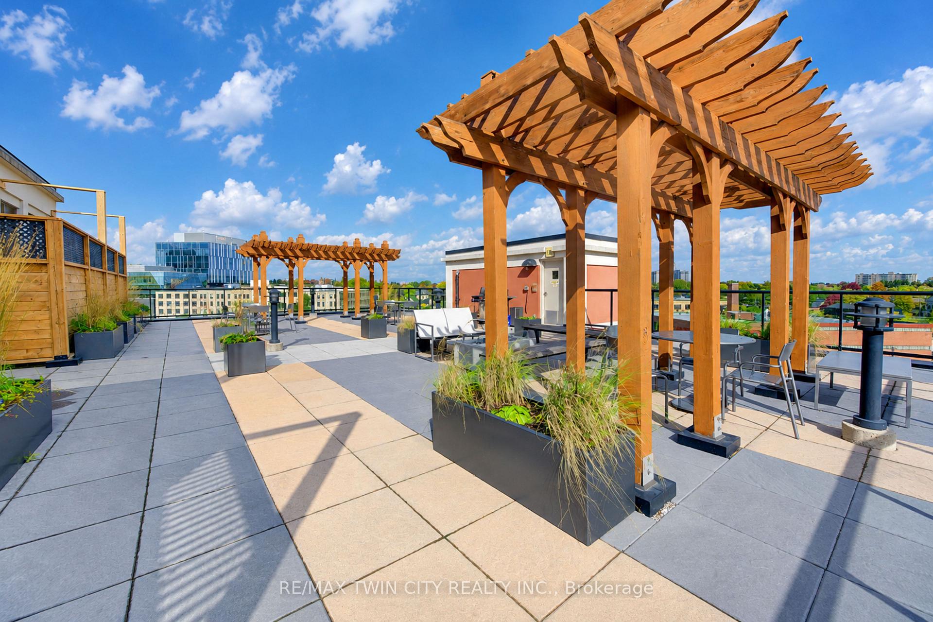 Photo 26 of Unit 405, 404 King Street W, Kitchener, City Commercial Core — HOMEH