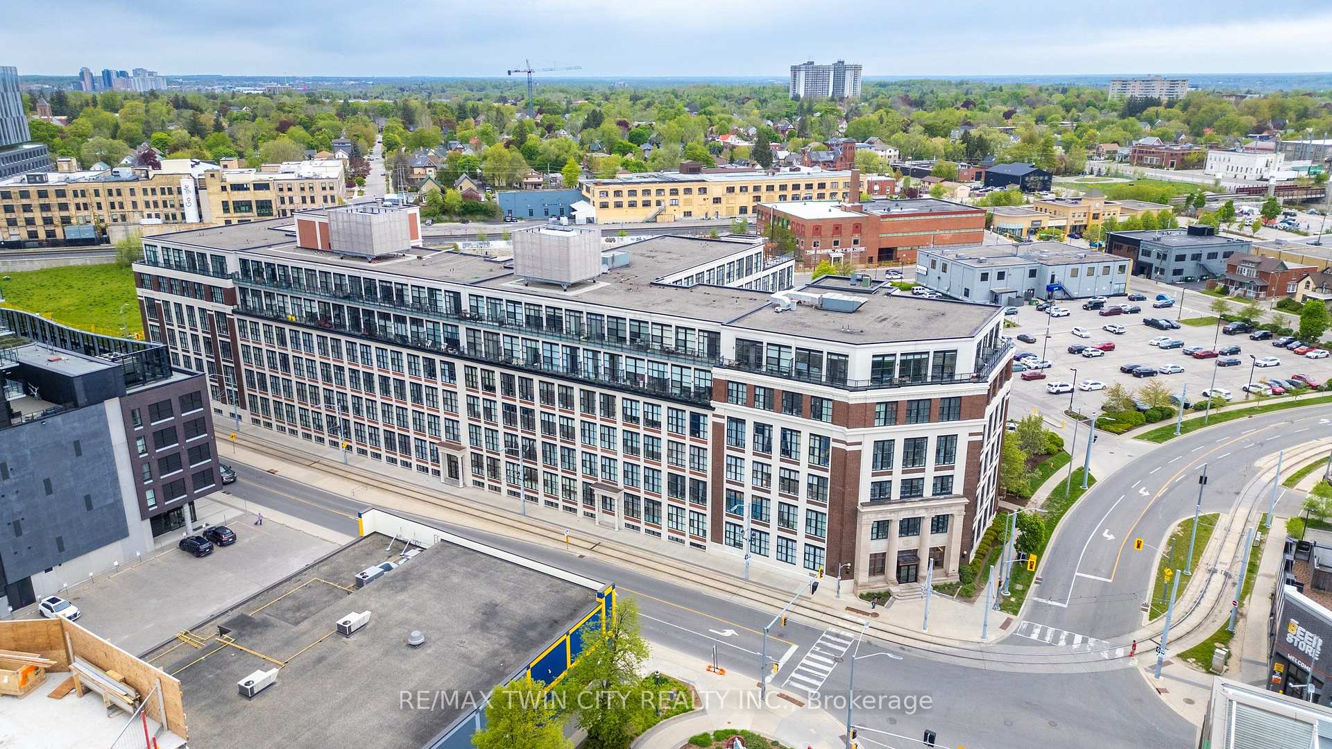 Photo 32 of Unit 405, 404 King Street W, Kitchener, City Commercial Core — HOMEH