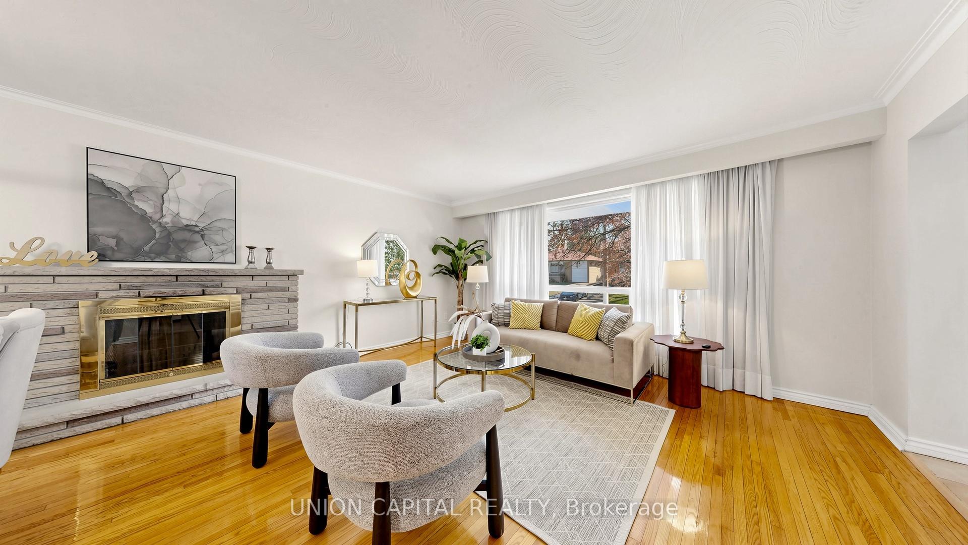 Photo 9 of 49 Bathford Crescent, North York, Bayview Village — HOMEH