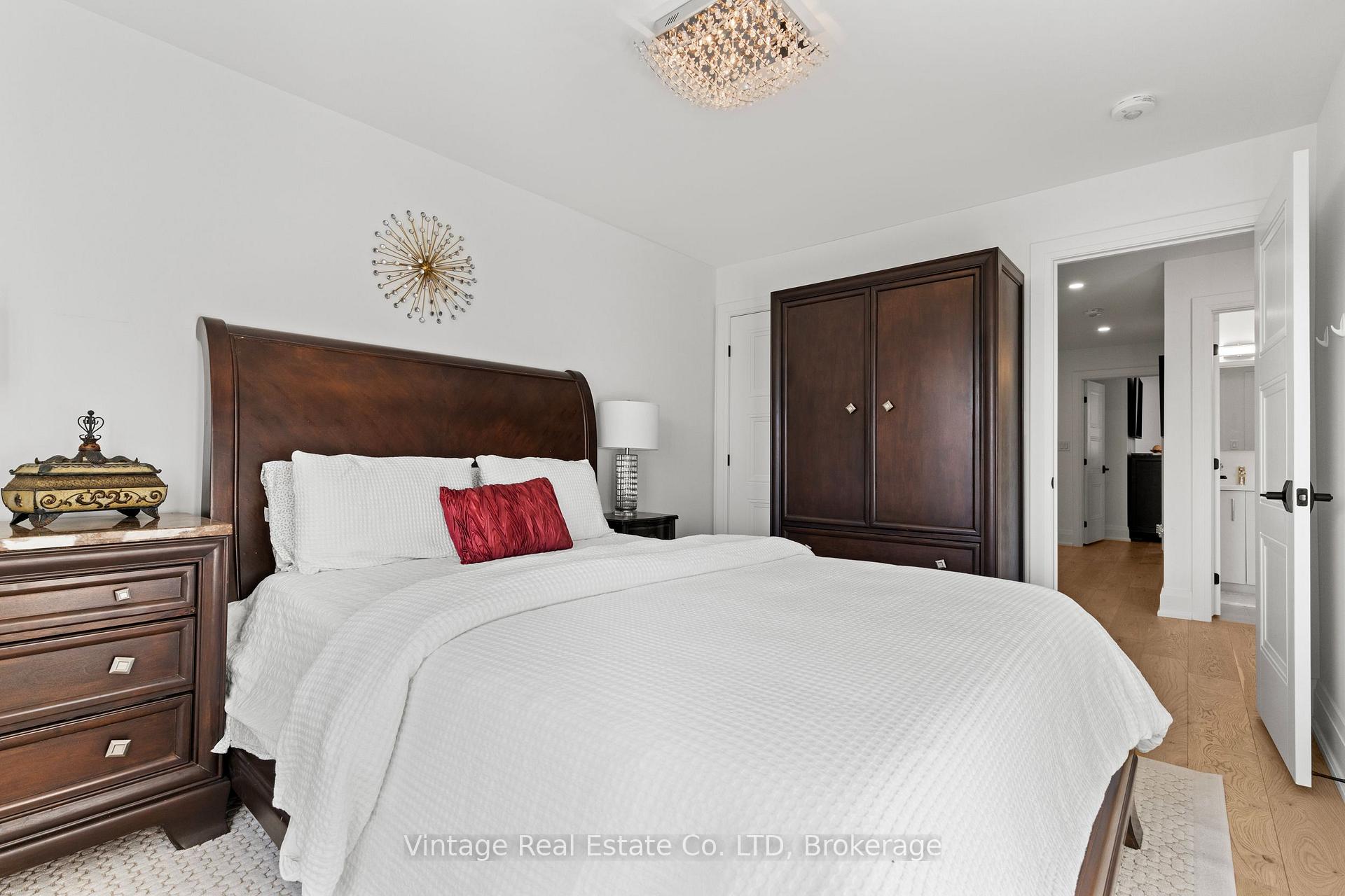 Photo 20 of 24 Willow Bank Common, St. Catharines, Grapeview — HOMEH