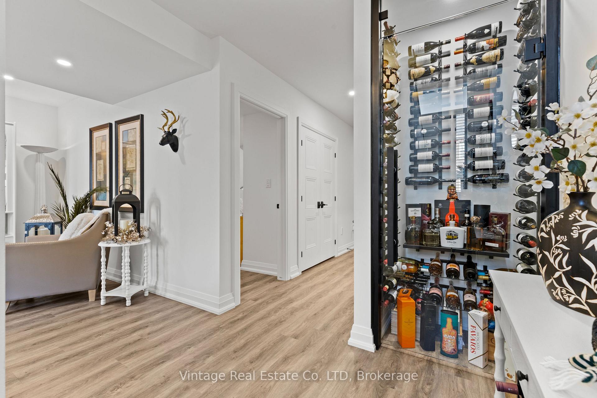 Photo 25 of 24 Willow Bank Common, St. Catharines, Grapeview — HOMEH