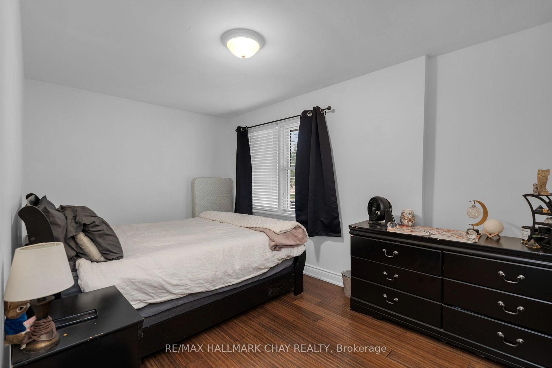 Photo 10 of 254 St Vincent Street, Barrie, Wellington — HOMEH