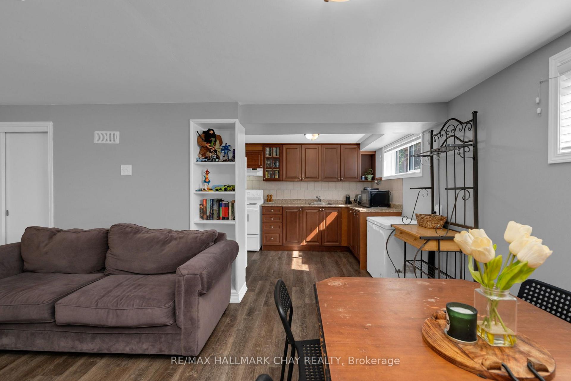 Photo 13 of 254 St Vincent Street, Barrie, Wellington — HOMEH