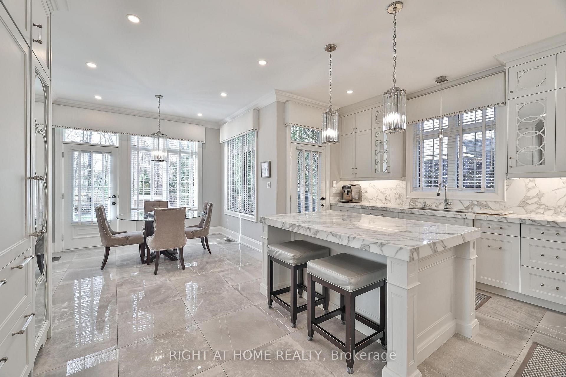Photo 7 of 144 Brooke Street, Vaughan, Crestwood-Springfarm-Yorkhill — HOMEH