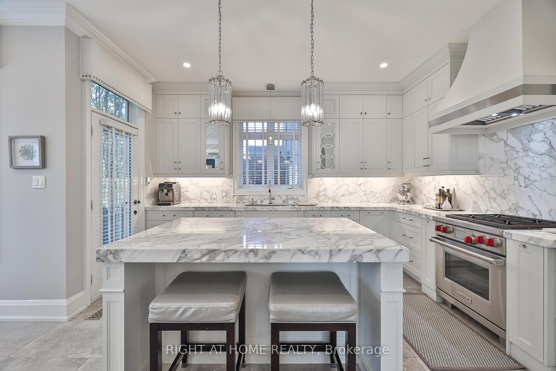 Photo 9 of 144 Brooke Street, Vaughan, Crestwood-Springfarm-Yorkhill — HOMEH