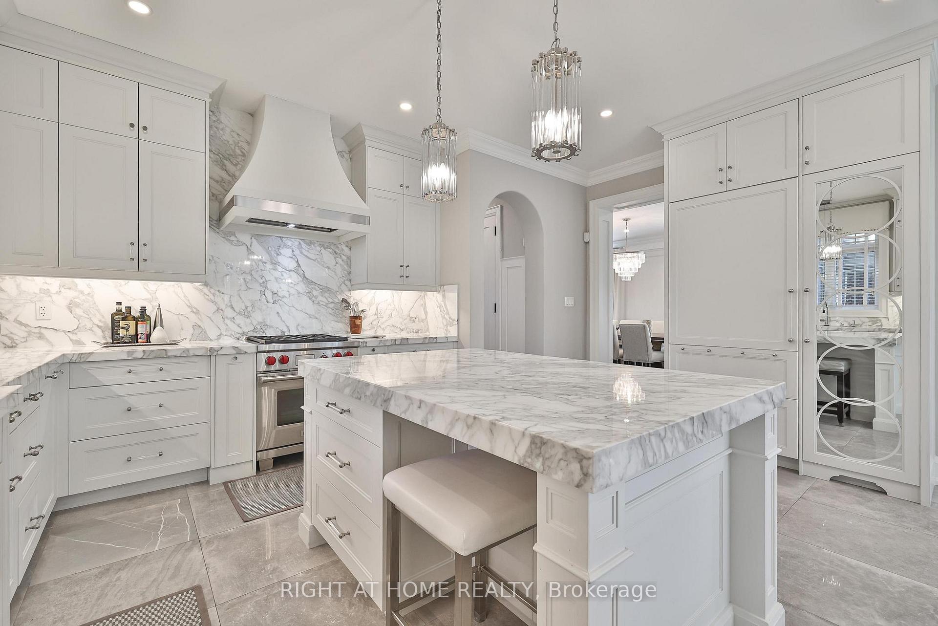 Photo 11 of 144 Brooke Street, Vaughan, Crestwood-Springfarm-Yorkhill — HOMEH