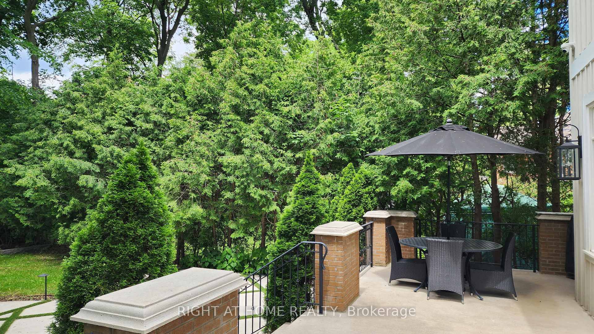 Photo 33 of 144 Brooke Street, Vaughan, Crestwood-Springfarm-Yorkhill — HOMEH