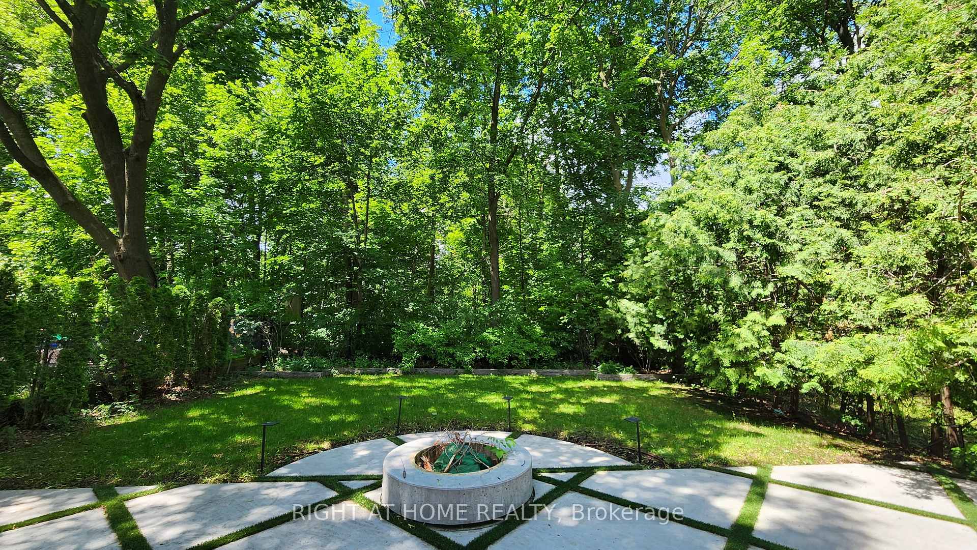 Photo 35 of 144 Brooke Street, Vaughan, Crestwood-Springfarm-Yorkhill — HOMEH