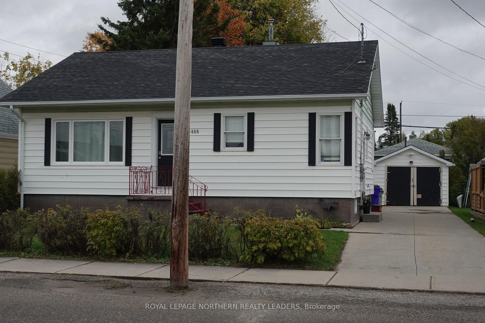 Photo of 466 Spruce Street N