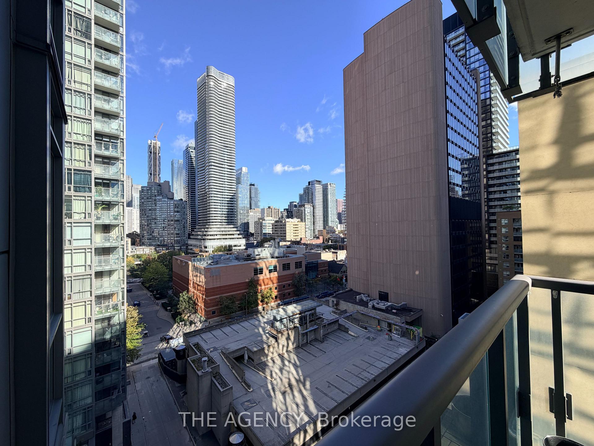 Photo 2 of Unit 1008, 38 Grenville Street, Toronto, Bay Street Corridor — HOMEH
