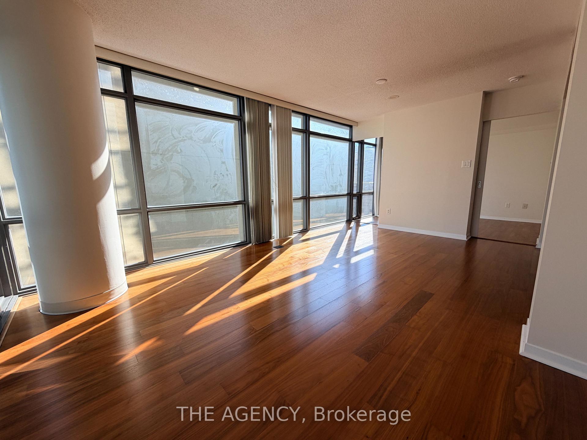 Photo 11 of Unit 1008, 38 Grenville Street, Toronto, Bay Street Corridor — HOMEH