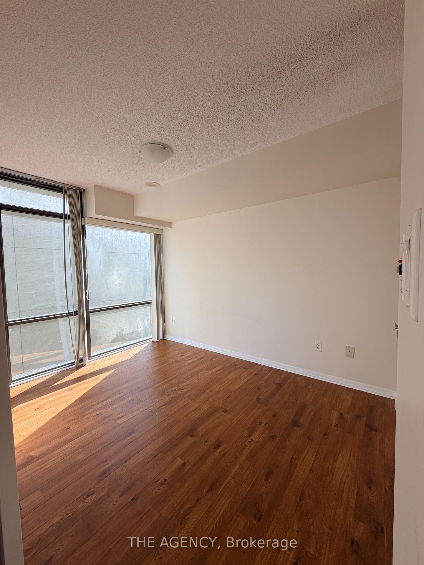 Photo 14 of Unit 1008, 38 Grenville Street, Toronto, Bay Street Corridor — HOMEH