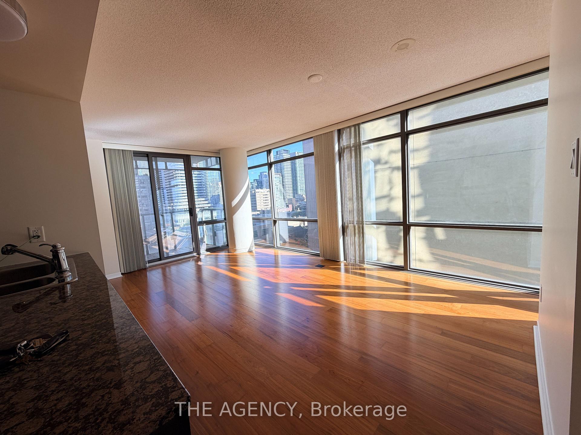 Photo 16 of Unit 1008, 38 Grenville Street, Toronto, Bay Street Corridor — HOMEH