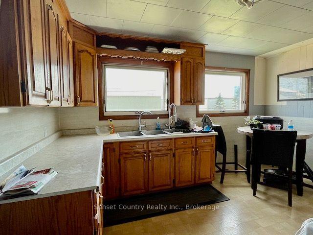 Photo 5 of 305 Pioneer Street, Dryden, Hillcrest — HOMEH