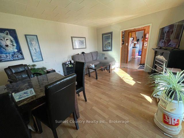 Photo 7 of 305 Pioneer Street, Dryden, Hillcrest — HOMEH