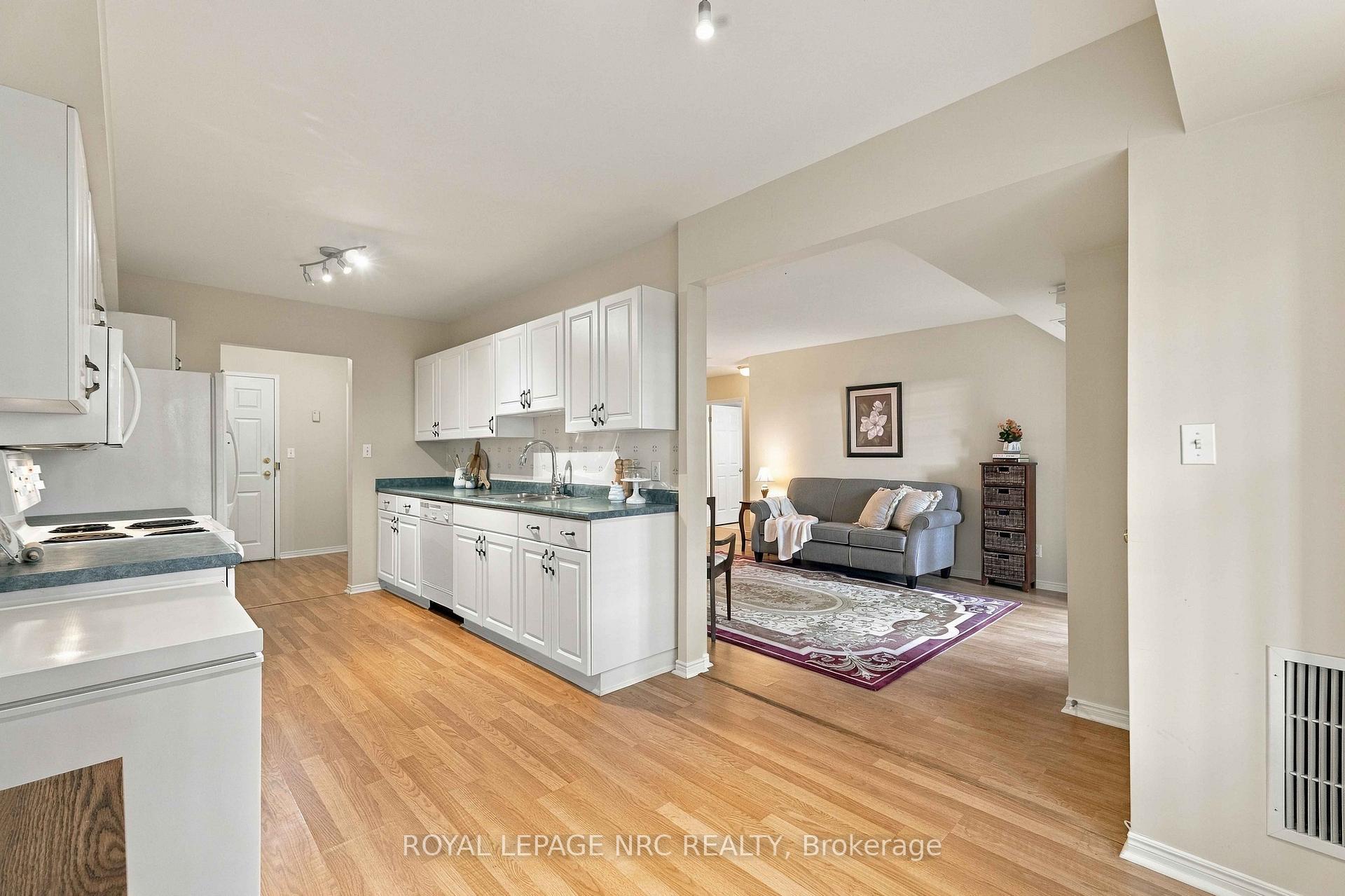 Photo 21 of Unit 104, 4090 John Charles Boulevard, Lincoln, Lincoln-Jordan/Vineland — HOMEH