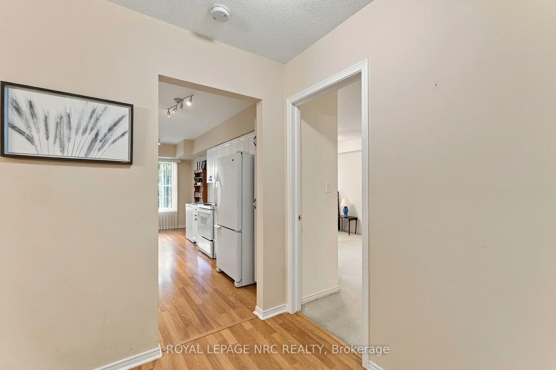 Photo 2 of Unit 104, 4090 John Charles Boulevard, Lincoln, Lincoln-Jordan/Vineland — HOMEH