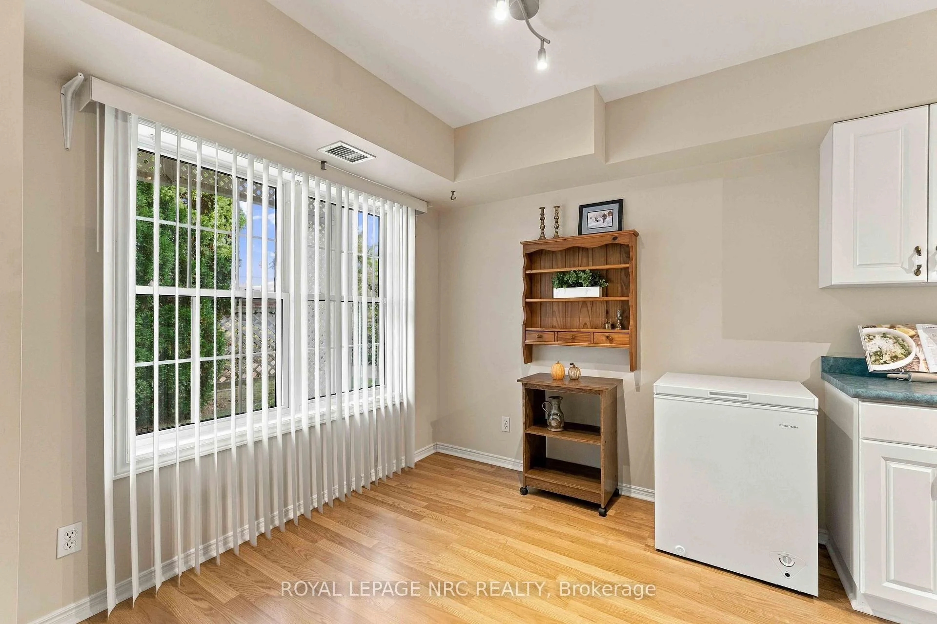 Photo 15 of Unit 104, 4090 John Charles Boulevard, Lincoln, Lincoln-Jordan/Vineland — HOMEH