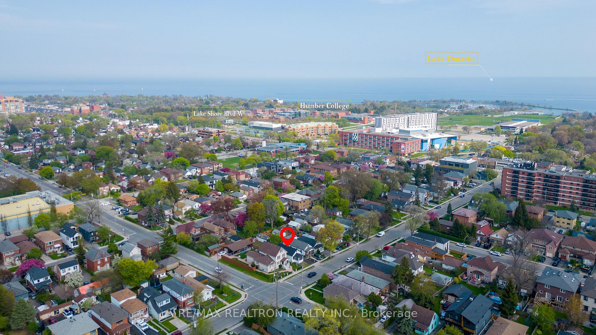 Photo 5 of 53 Twenty Fourth Street, Etobicoke, Long Branch — HOMEH