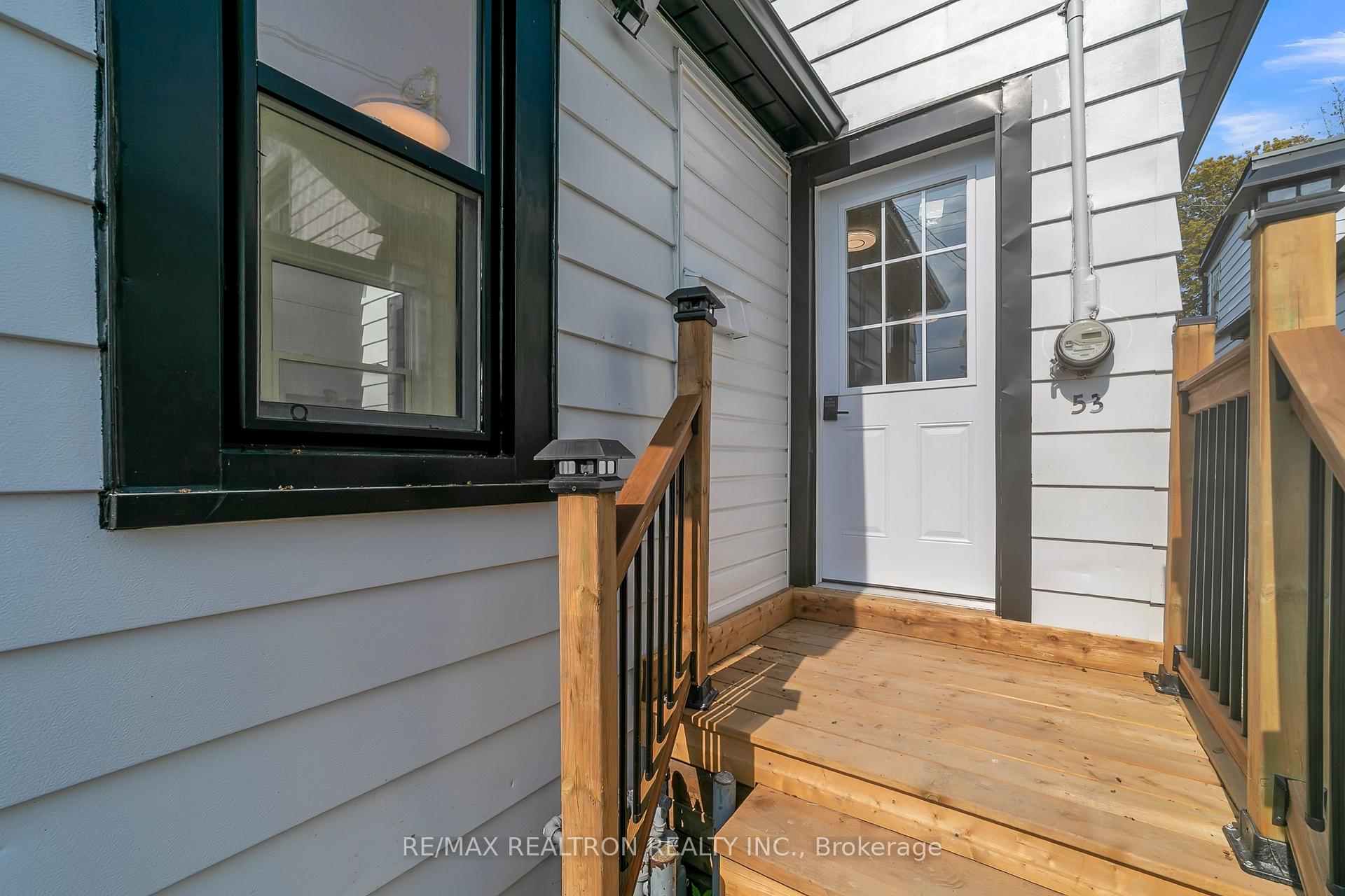 Photo 8 of 53 Twenty Fourth Street, Etobicoke, Long Branch — HOMEH